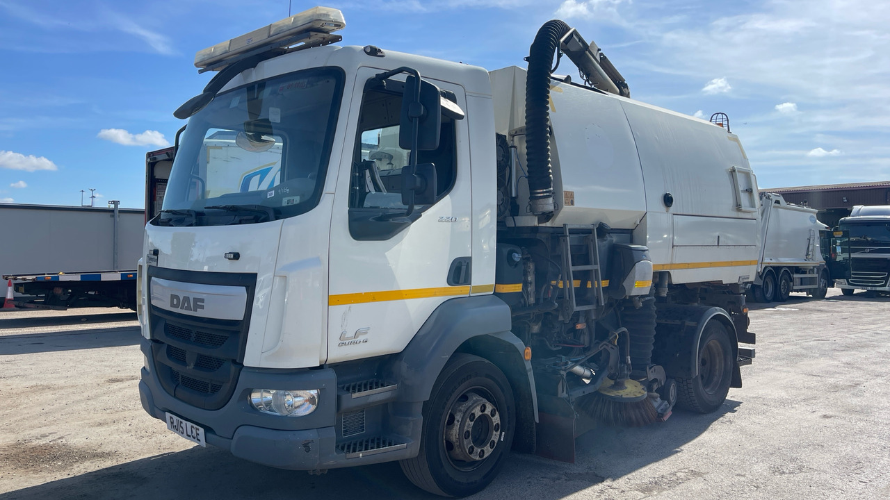 DAF LF 220 - Zametací vůz: obrázek 2 DAF LF 220 - Zametací vůz: obrázek 2