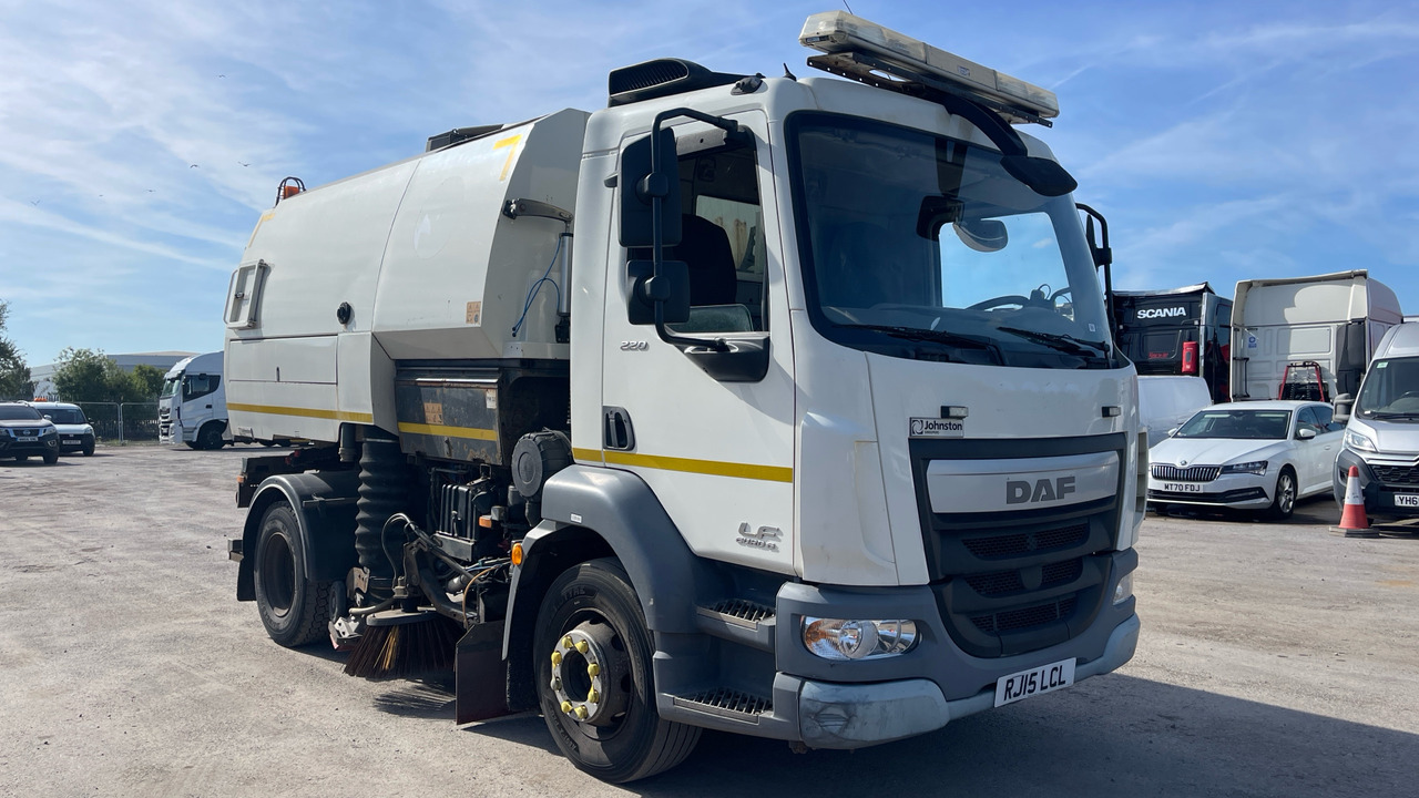 DAF LF 220 - Zametací vůz: obrázek 1 DAF LF 220 - Zametací vůz: obrázek 1