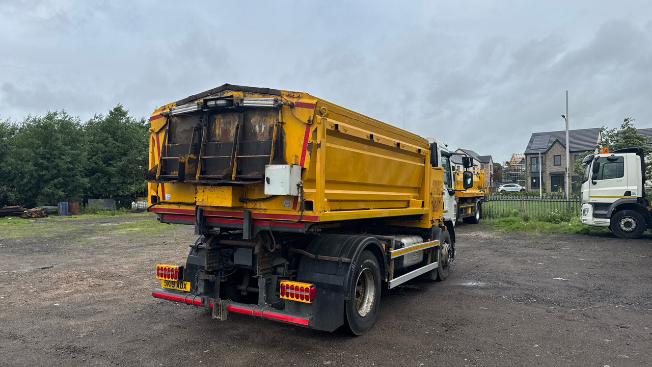 DAF LF 280 - Technika pro ukládaní asfaltu: obrázek 4 DAF LF 280 - Technika pro ukládaní asfaltu: obrázek 4