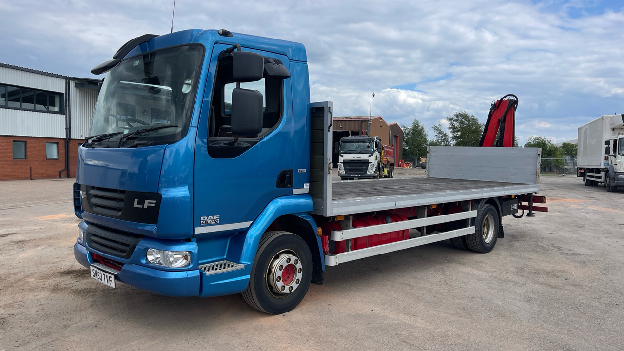 DAF LF 45.210 - Nákladní automobil valníkový/ Plošinový, Auto s hydraulickou rukou: obrázek 2 DAF LF 45.210 - Nákladní automobil valníkový/ Plošinový, Auto s hydraulickou rukou: obrázek 2