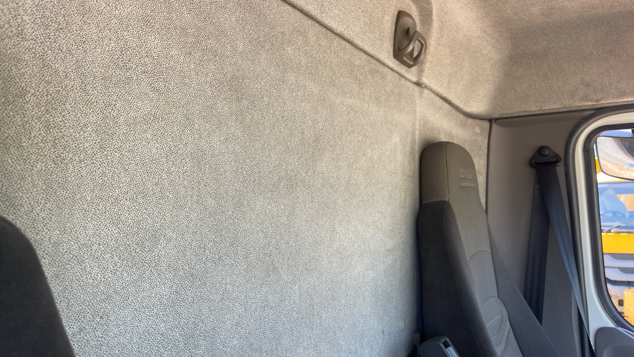 Skříňový nákladní auto DAF LF 55.180: obrázek 17