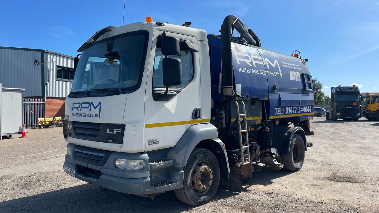 DAF LF 55.220 - Zametací vůz: obrázek 2 DAF LF 55.220 - Zametací vůz: obrázek 2