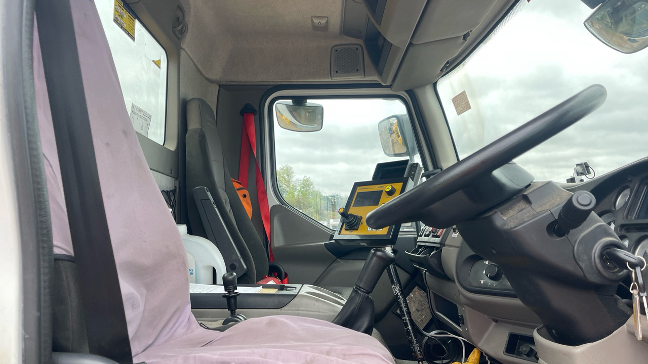 DAF LF 55.220 - Vozidlo pro zimní údržbu: obrázek 5 DAF LF 55.220 - Vozidlo pro zimní údržbu: obrázek 5