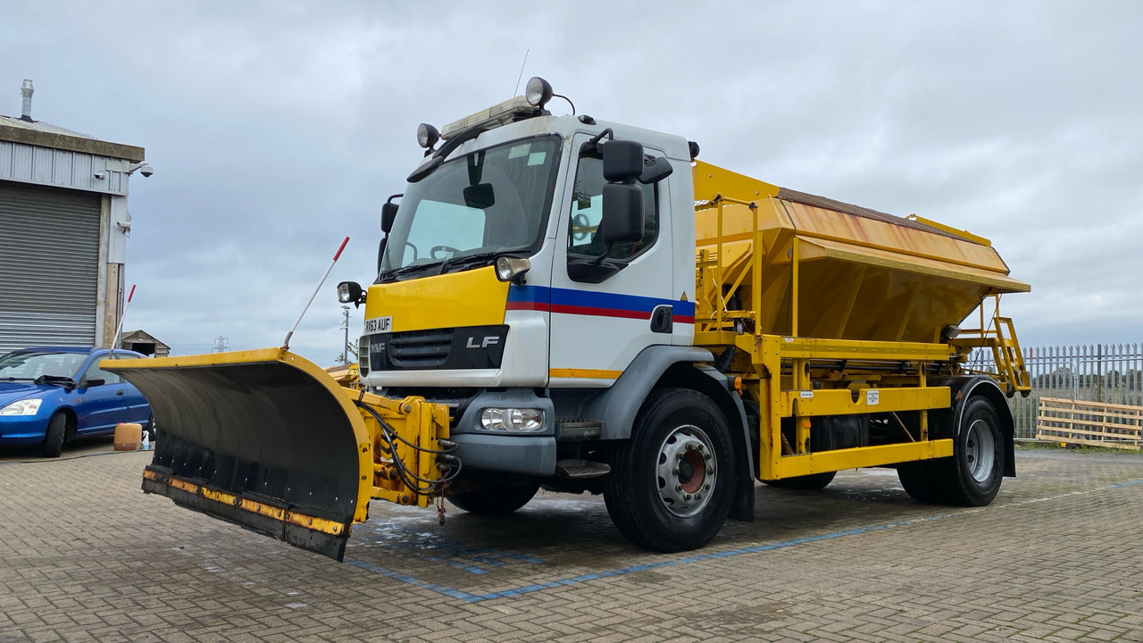 DAF LF 55.220 - Vozidlo pro zimní údržbu: obrázek 2 DAF LF 55.220 - Vozidlo pro zimní údržbu: obrázek 2