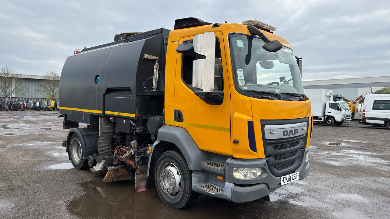 DAF LF - Zametací vůz: obrázek 1 DAF LF - Zametací vůz: obrázek 1