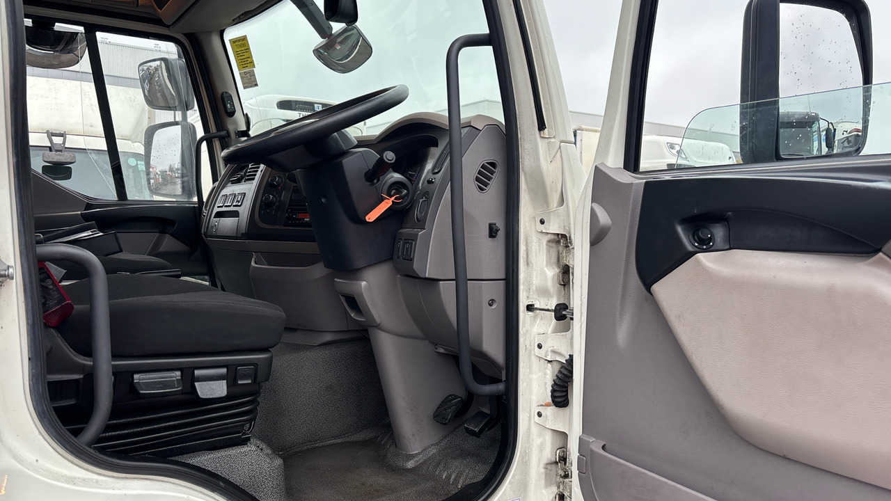 Daf LF 260 - Plachtový nákladní auto: obrázek 5 Daf LF 260 - Plachtový nákladní auto: obrázek 5