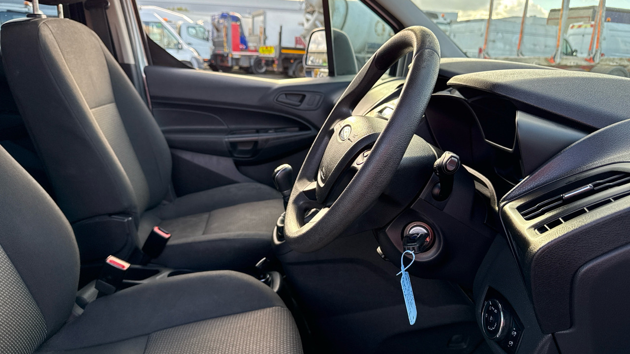 FORD GRAND TOURNEO CONNECT 1.5 TDCI - Osobní auto: obrázek 5 FORD GRAND TOURNEO CONNECT 1.5 TDCI - Osobní auto: obrázek 5