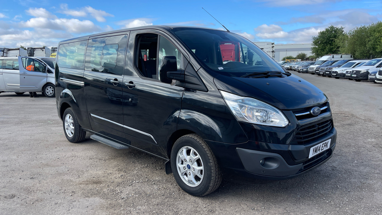 FORD TOURNEO CUSTOM 300 2.2 TDCi 125PS - Minibus, Mikrobus: obrázek 1 FORD TOURNEO CUSTOM 300 2.2 TDCi 125PS - Minibus, Mikrobus: obrázek 1