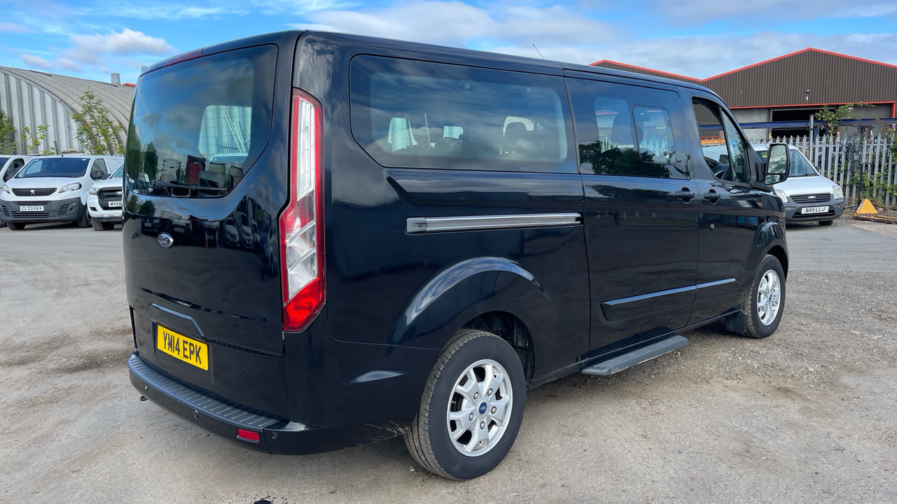 FORD TOURNEO CUSTOM 300 2.2 TDCi 125PS - Minibus, Mikrobus: obrázek 4 FORD TOURNEO CUSTOM 300 2.2 TDCi 125PS - Minibus, Mikrobus: obrázek 4
