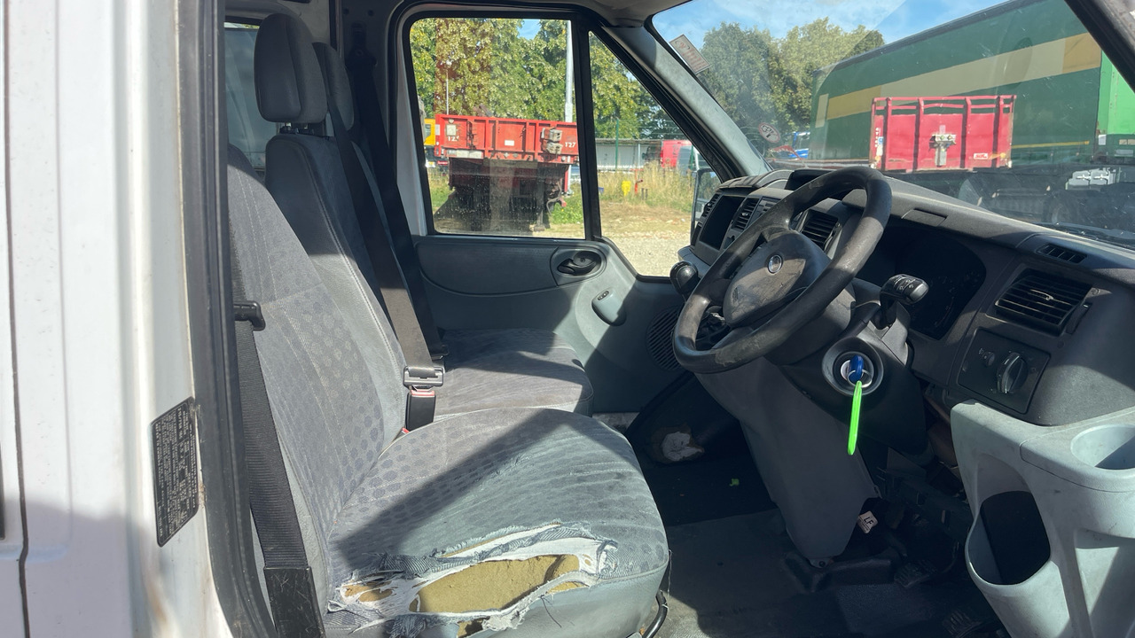 FORD TRANSIT 115 2.4 TDCI 115PS - Dodávka s dvojitou kabinou: obrázek 5 FORD TRANSIT 115 2.4 TDCI 115PS - Dodávka s dvojitou kabinou: obrázek 5