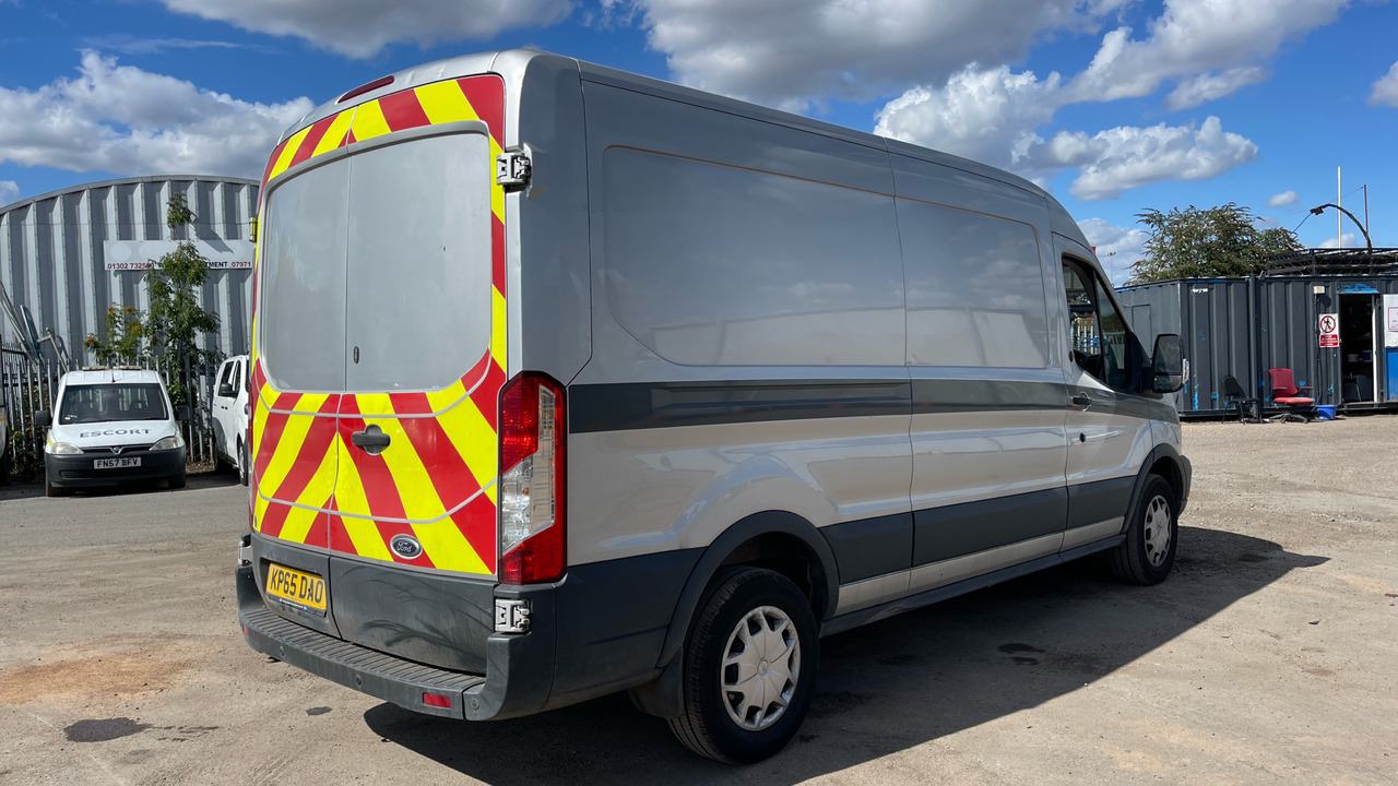 FORD TRANSIT 350 2.2 TDCI 125PS - Furgon: obrázek 4 FORD TRANSIT 350 2.2 TDCI 125PS - Furgon: obrázek 4