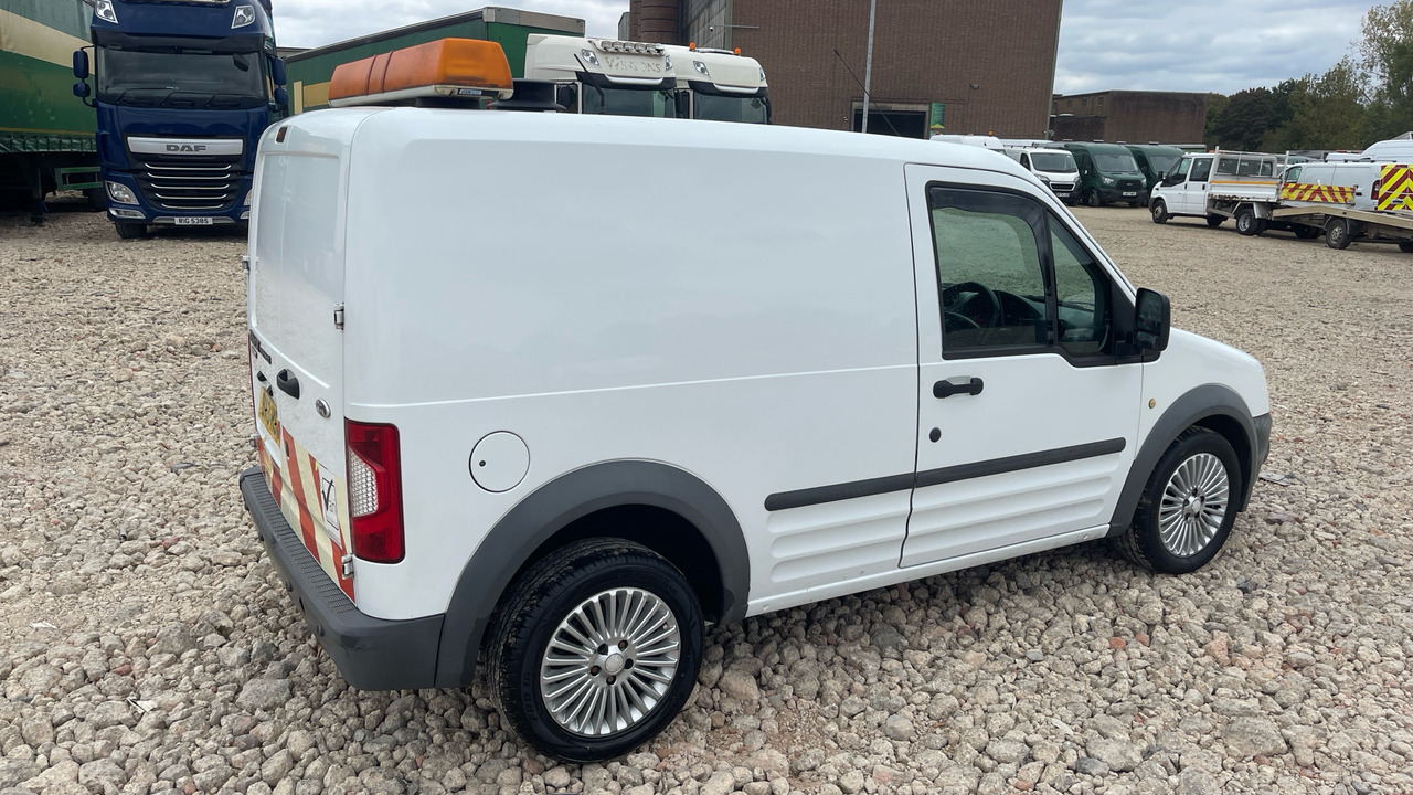 FORD TRANSIT CONNECT 220 1.8 TDCi 75ps - Malá dodávka: obrázek 4 FORD TRANSIT CONNECT 220 1.8 TDCi 75ps - Malá dodávka: obrázek 4
