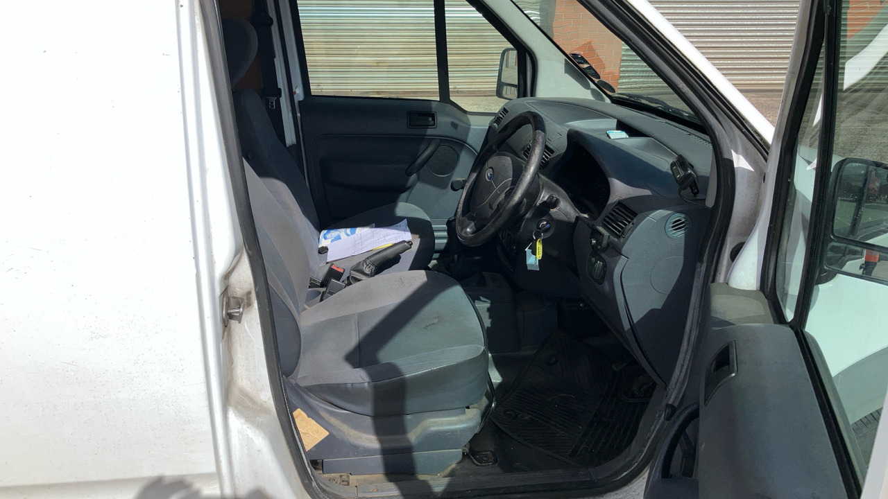 FORD TRANSIT CONNECT T200 1.8 TDCI 75PS - Malá dodávka: obrázek 5 FORD TRANSIT CONNECT T200 1.8 TDCI 75PS - Malá dodávka: obrázek 5