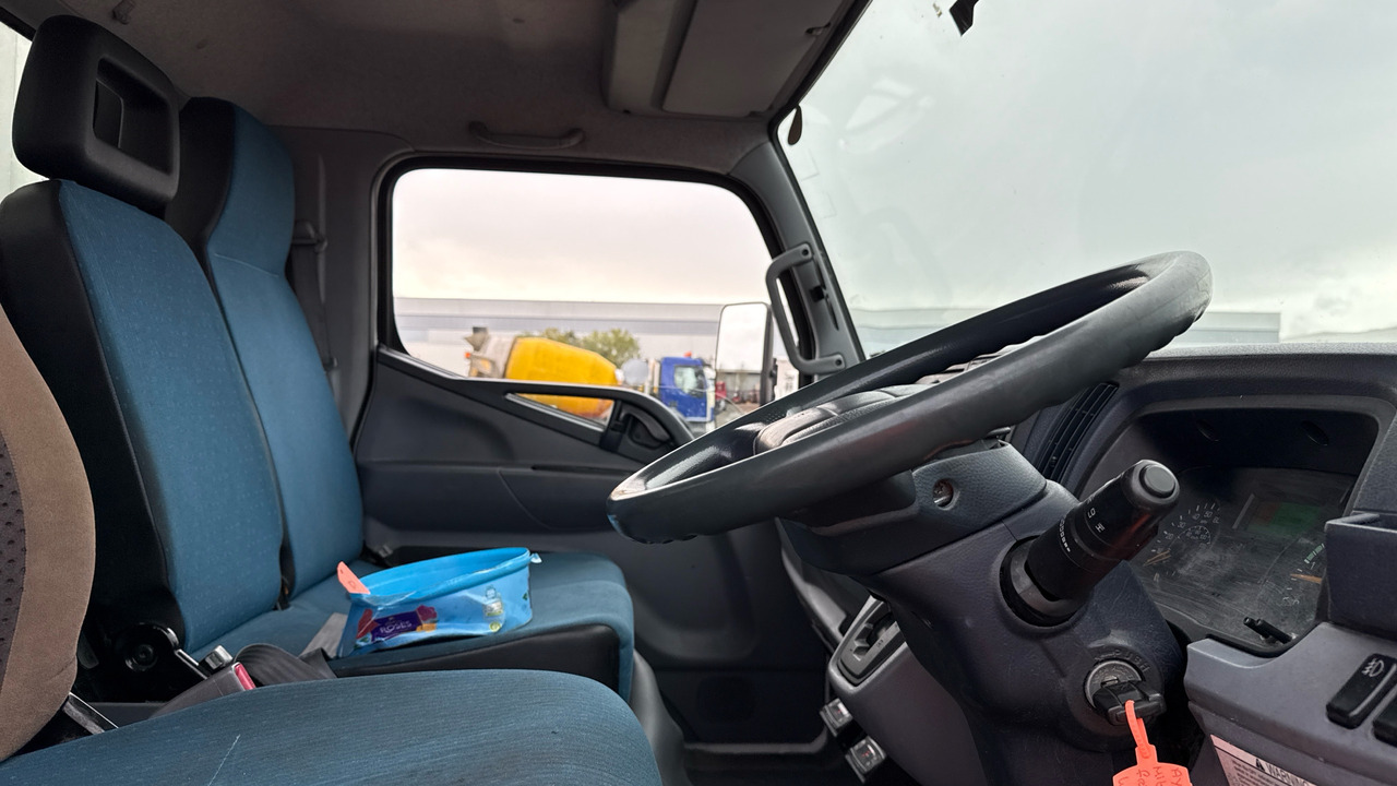 FUSO CANTER 7C15 - Chladírenský nákladní automobil: obrázek 5 FUSO CANTER 7C15 - Chladírenský nákladní automobil: obrázek 5