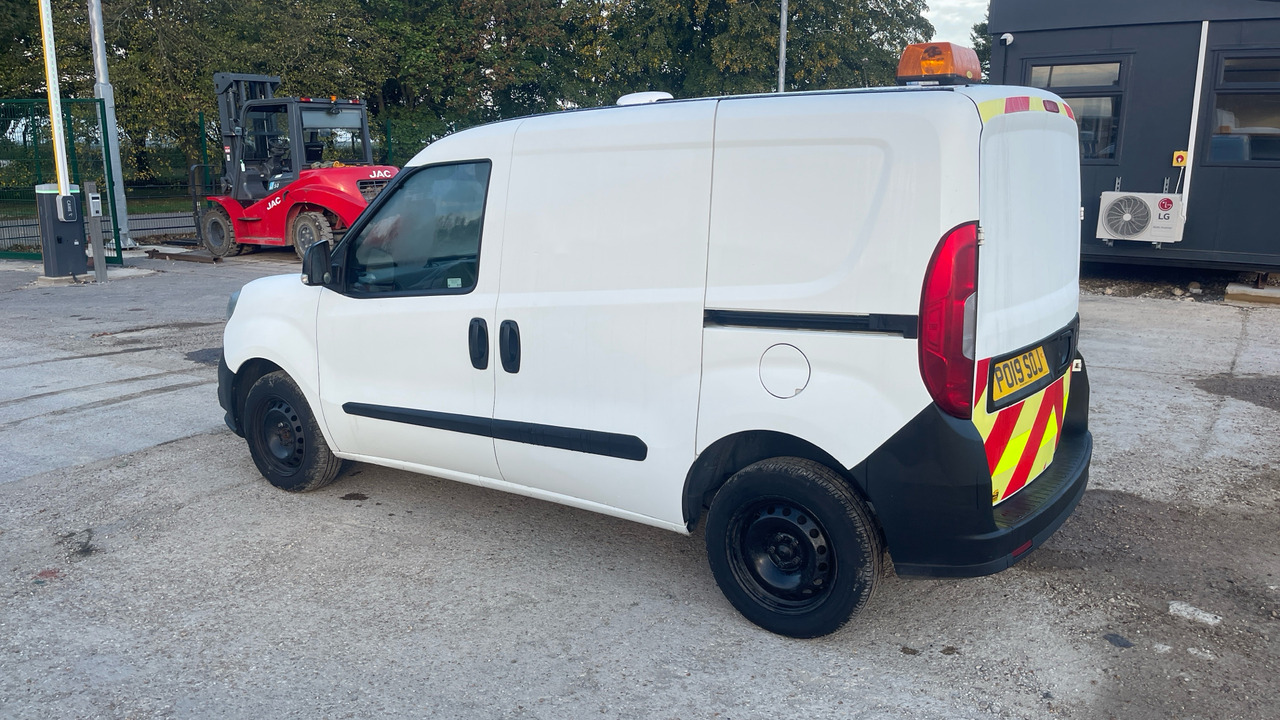 Fiat Doblo CARGO 1.3 MULTIJET 95PS - Malá dodávka: obrázek 3 Fiat Doblo CARGO 1.3 MULTIJET 95PS - Malá dodávka: obrázek 3