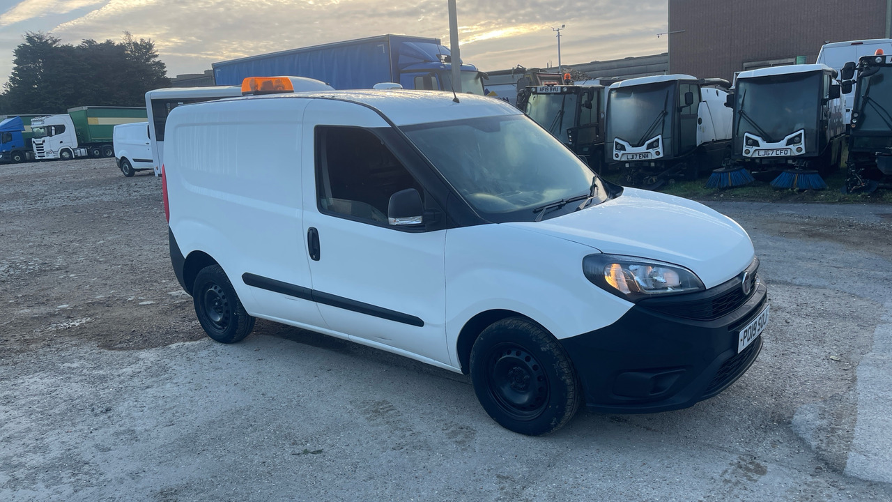 Fiat Doblo CARGO 1.3 MULTIJET 95PS - Malá dodávka: obrázek 1 Fiat Doblo CARGO 1.3 MULTIJET 95PS - Malá dodávka: obrázek 1