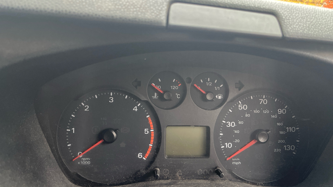 Dodávka s dvojitou kabinou Ford Transit T350 2.2 TDCi 115ps: obrázek 6