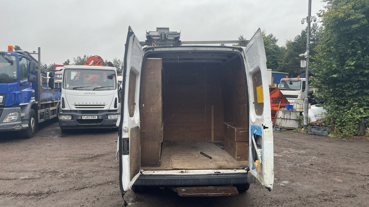 Dodávka s dvojitou kabinou Ford Transit T350 2.2 TDCi 115ps: obrázek 9