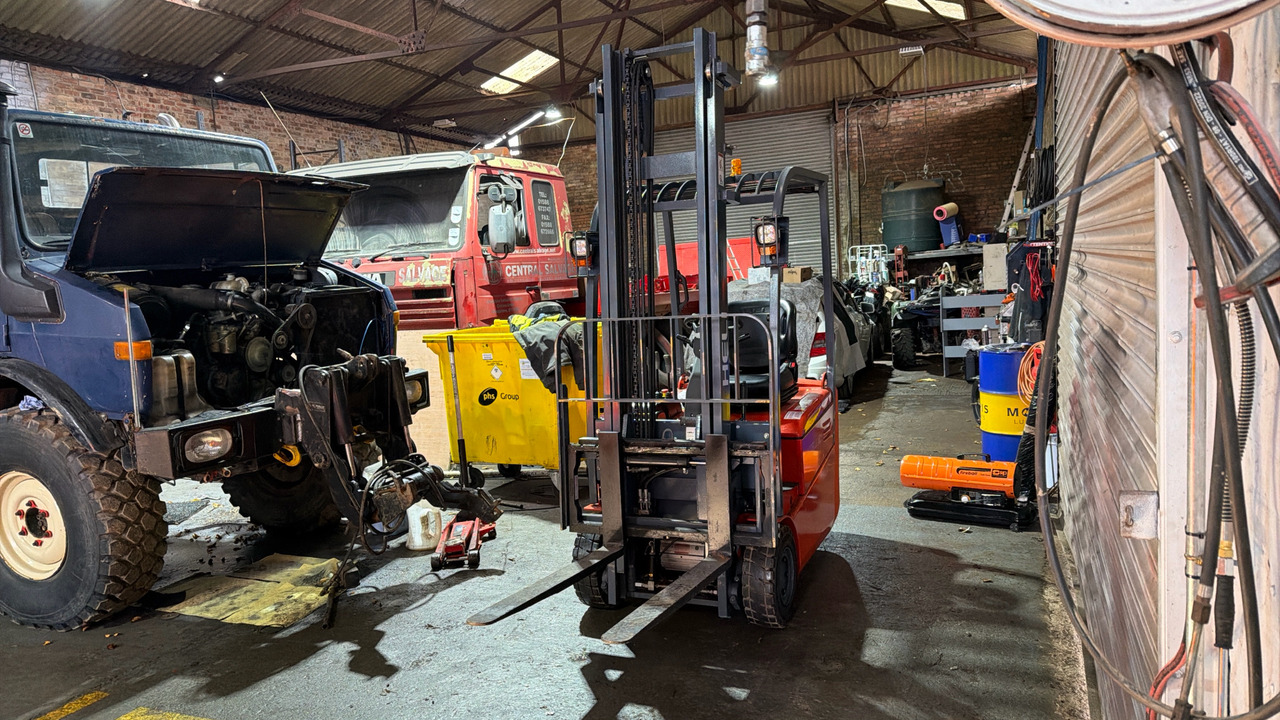 HELI FB315 - Elektrický vysokozdvižný vozík: obrázek 2 HELI FB315 - Elektrický vysokozdvižný vozík: obrázek 2