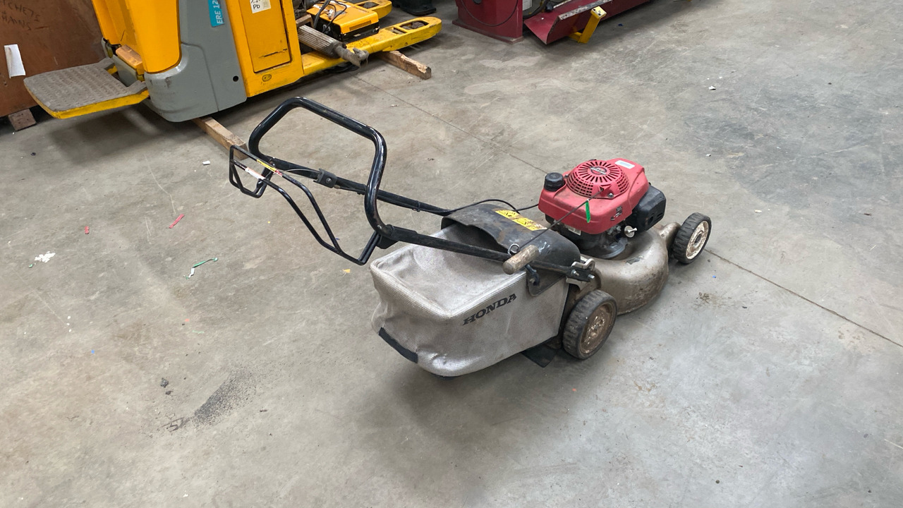 HONDA GCV 130 MOWER - Sekačka na trávu: obrázek 4 HONDA GCV 130 MOWER - Sekačka na trávu: obrázek 4