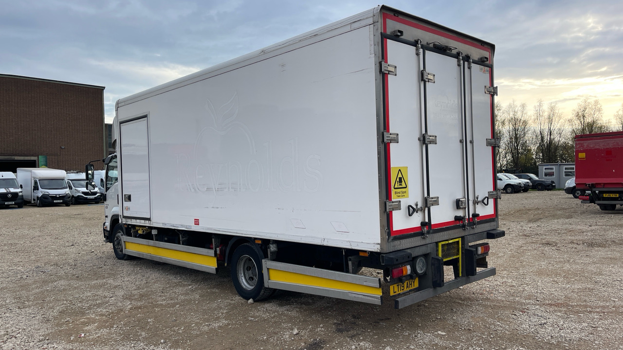 ISUZU F135 240 - Chladírenský nákladní automobil: obrázek 3 ISUZU F135 240 - Chladírenský nákladní automobil: obrázek 3