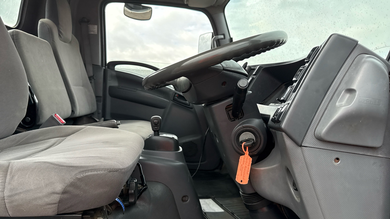 ISUZU N75 190 - Cisternové vozidlo: obrázek 5 ISUZU N75 190 - Cisternové vozidlo: obrázek 5