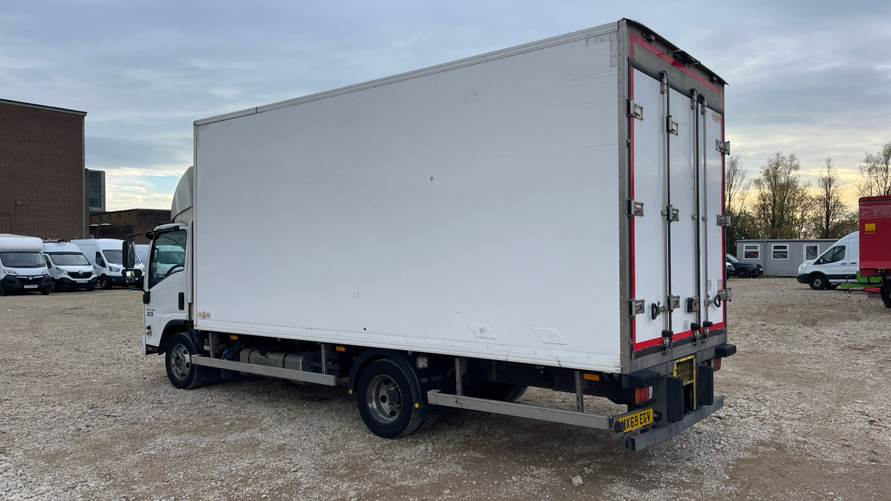 ISUZU N75 190 - Chladírenský nákladní automobil: obrázek 3 ISUZU N75 190 - Chladírenský nákladní automobil: obrázek 3