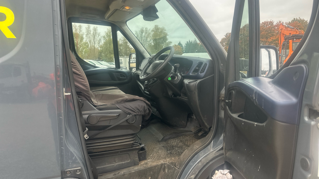 IVECO DAILY 35-210 - Furgon: obrázek 5 IVECO DAILY 35-210 - Furgon: obrázek 5