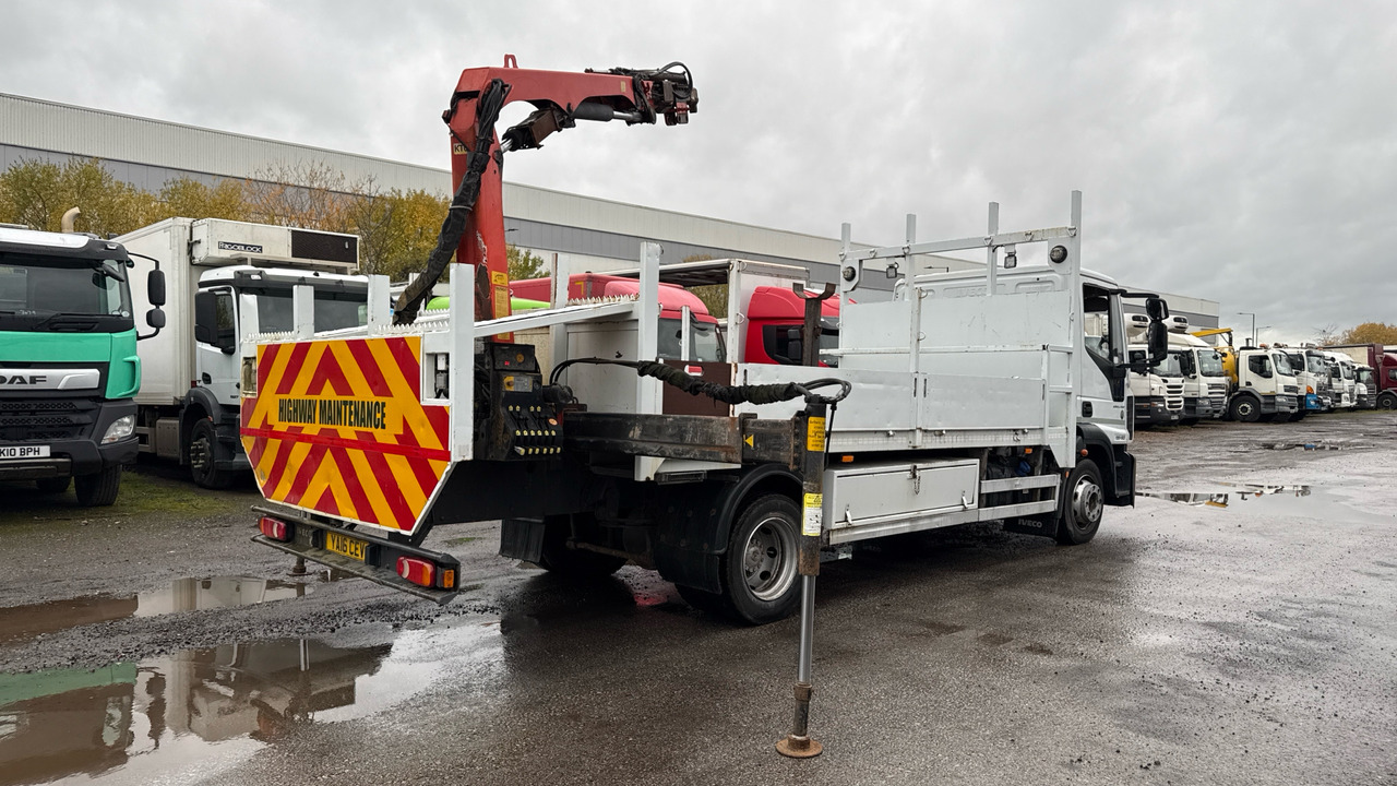 IVECO EUROCARGO 120-190 - Nákladní automobil valníkový/ Plošinový, Auto s hydraulickou rukou: obrázek 4 IVECO EUROCARGO 120-190 - Nákladní automobil valníkový/ Plošinový, Auto s hydraulickou rukou: obrázek 4