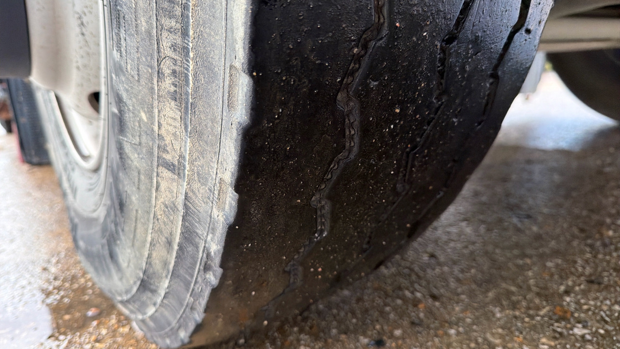 Zametací vůz IVECO EUROCARGO 150-250: obrázek 19 Zametací vůz IVECO EUROCARGO 150-250: obrázek 19