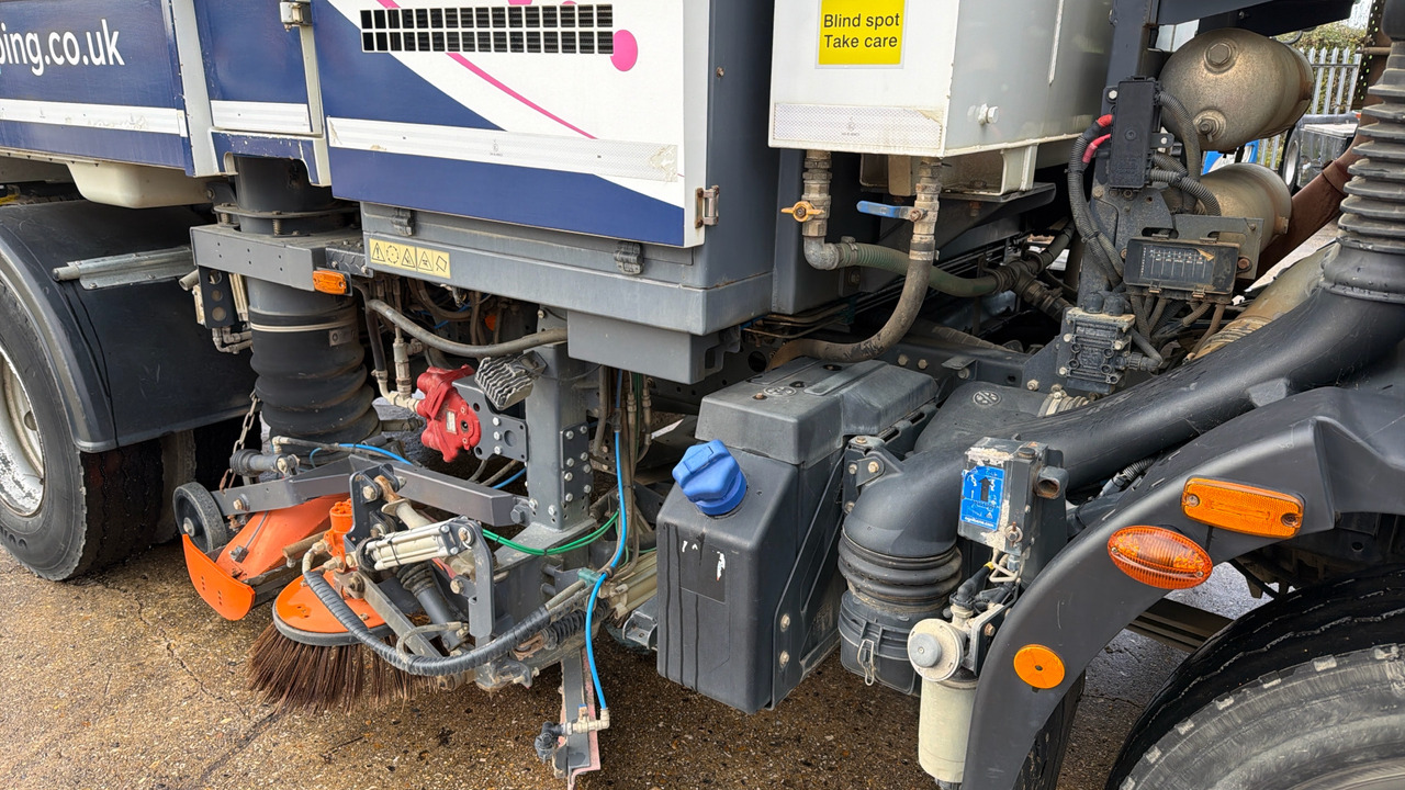 Zametací vůz IVECO EUROCARGO 150-250: obrázek 17 Zametací vůz IVECO EUROCARGO 150-250: obrázek 17