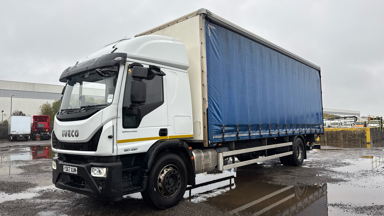 IVECO EUROCARGO 180-250 - Plachtový nákladní auto: obrázek 2 IVECO EUROCARGO 180-250 - Plachtový nákladní auto: obrázek 2