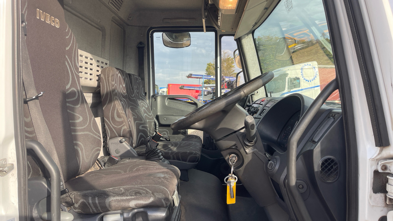 IVECO EUROCARGO 75E16 - Skříňový nákladní auto: obrázek 5 IVECO EUROCARGO 75E16 - Skříňový nákladní auto: obrázek 5