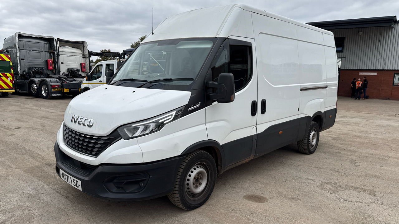 Iveco Daily 35-140 2.3 3520 WB - Furgon: obrázek 2 Iveco Daily 35-140 2.3 3520 WB - Furgon: obrázek 2