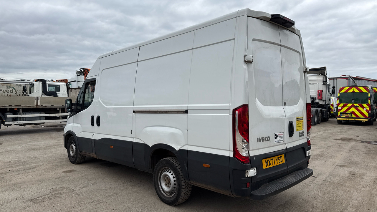 Iveco Daily 35-140 2.3 3520 WB - Furgon: obrázek 3 Iveco Daily 35-140 2.3 3520 WB - Furgon: obrázek 3