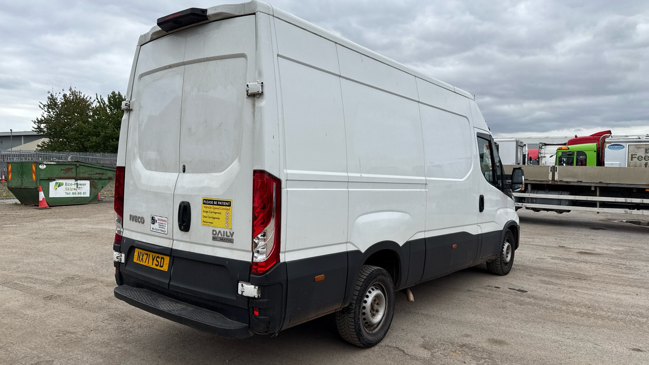 Iveco Daily 35-140 2.3 3520 WB - Furgon: obrázek 4 Iveco Daily 35-140 2.3 3520 WB - Furgon: obrázek 4