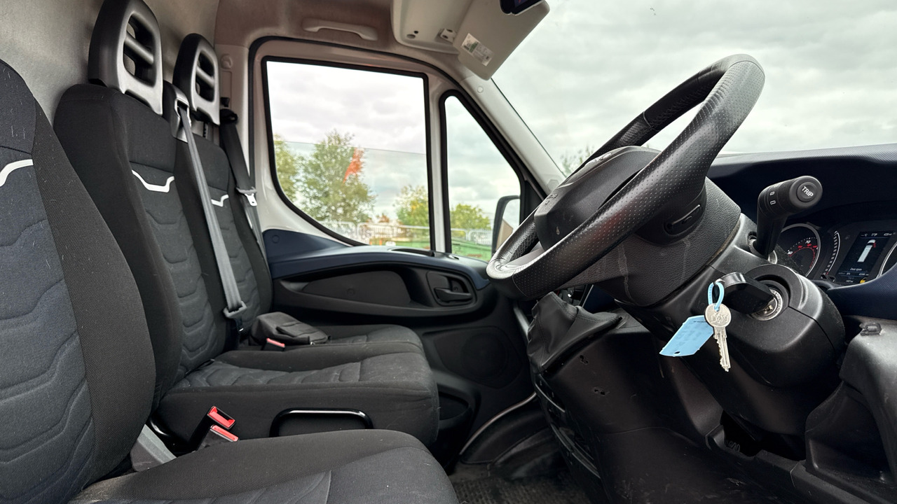 Iveco Daily 35-140 2.3 3520 WB - Furgon: obrázek 5 Iveco Daily 35-140 2.3 3520 WB - Furgon: obrázek 5