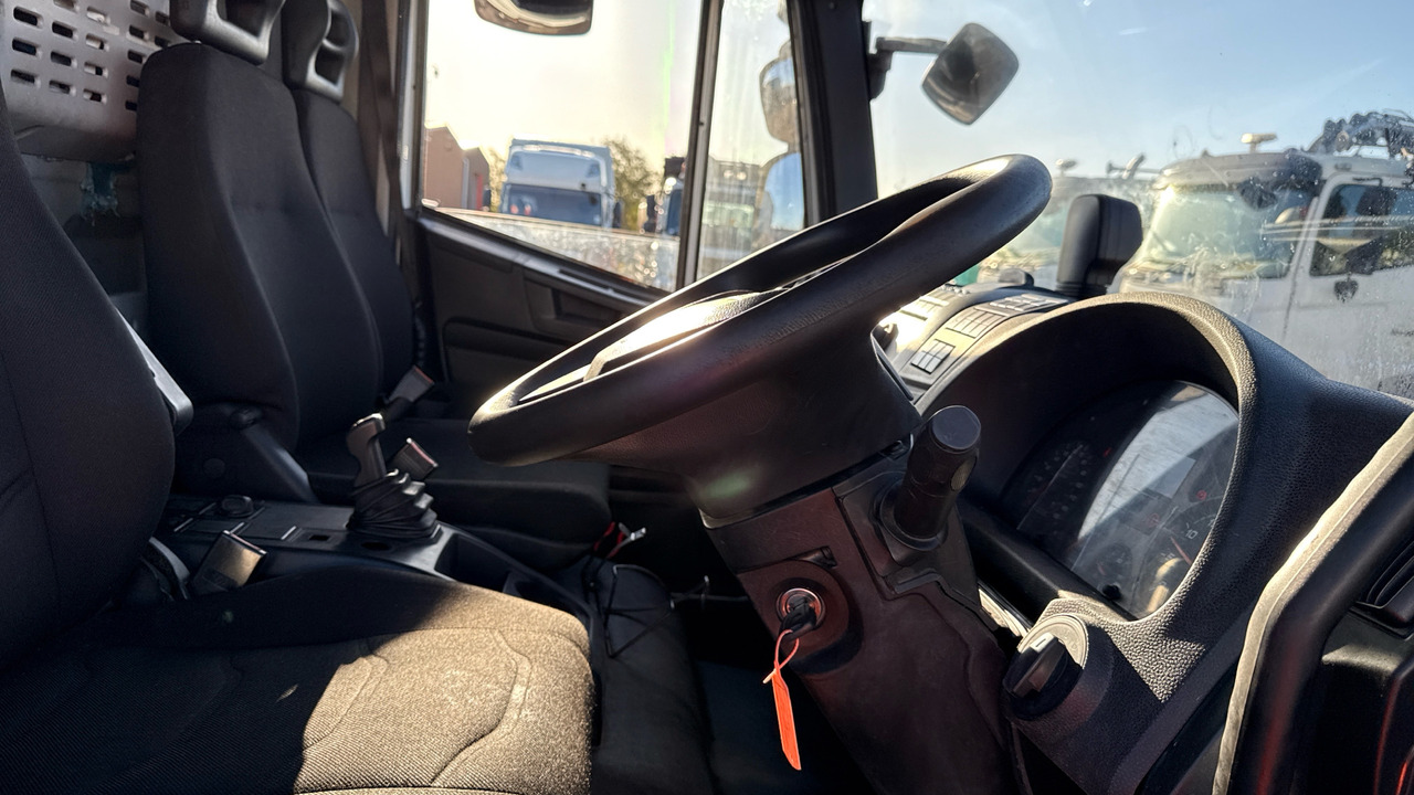 Iveco EUROCARGO 120-210 - Plachtový nákladní auto: obrázek 5 Iveco EUROCARGO 120-210 - Plachtový nákladní auto: obrázek 5