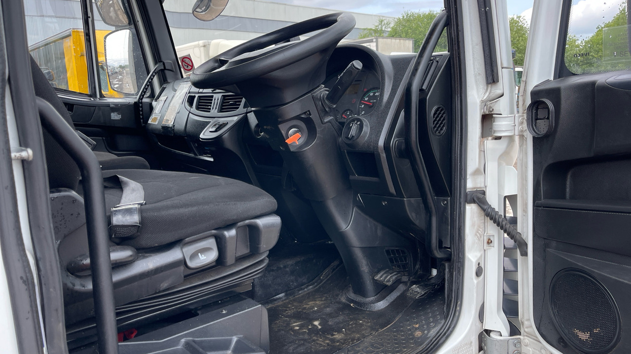 Iveco Eurocargo 75E16 - Skříňový nákladní auto: obrázek 5 Iveco Eurocargo 75E16 - Skříňový nákladní auto: obrázek 5