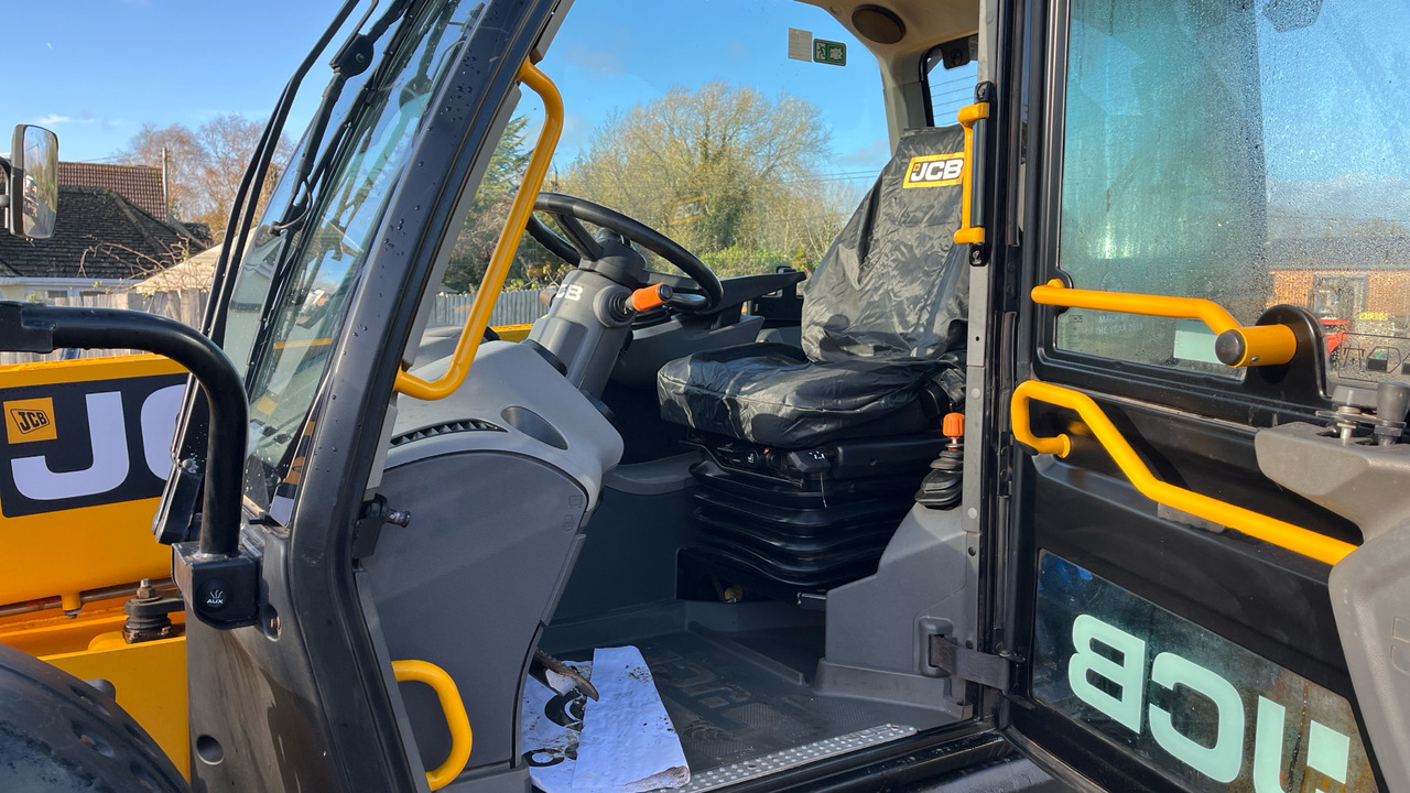 JCB LOADALL 542-70 AGRIXTRA - Teleskopický manipulátor: obrázek 5 JCB LOADALL 542-70 AGRIXTRA - Teleskopický manipulátor: obrázek 5