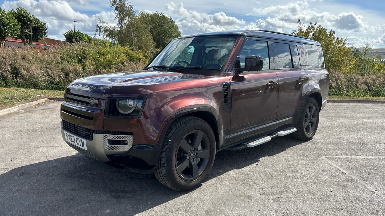 LAND ROVER DEFENDER 3.0 D300 X-Dynamic HSE 130 - SUV: obrázek 2 LAND ROVER DEFENDER 3.0 D300 X-Dynamic HSE 130 - SUV: obrázek 2