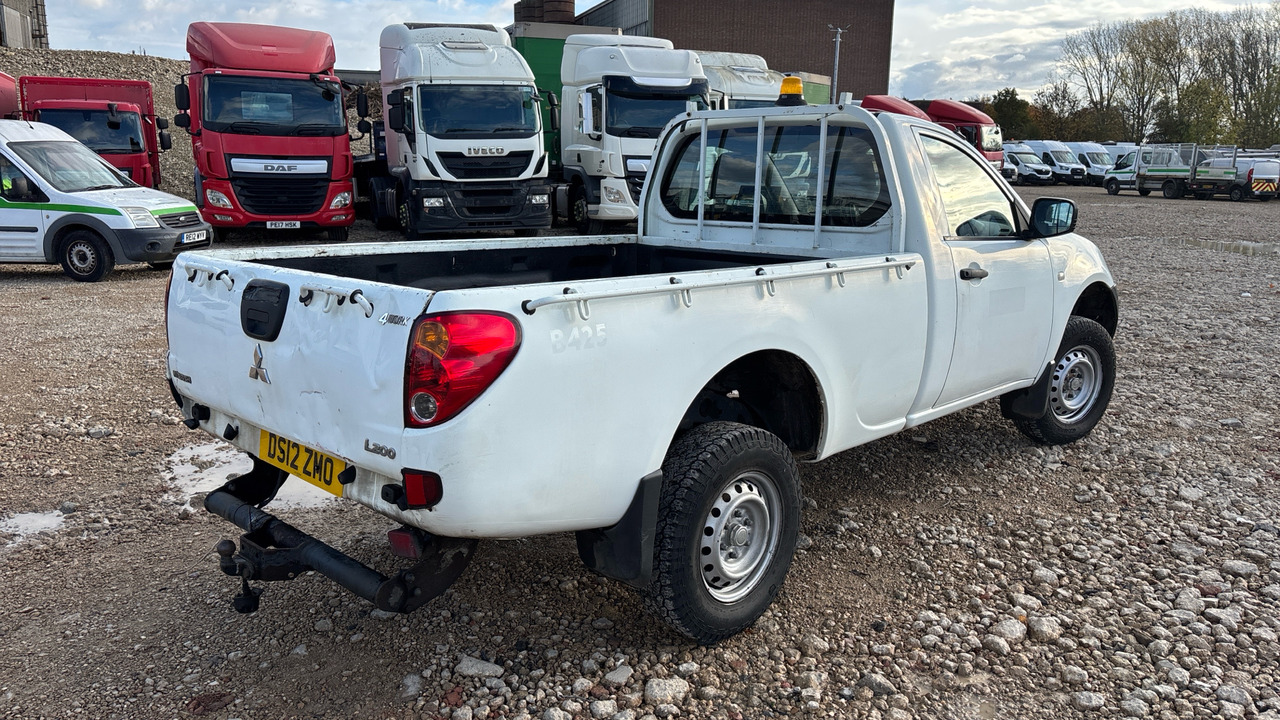 MITSUBISHI L200 - Pick-up: obrázek 4 MITSUBISHI L200 - Pick-up: obrázek 4