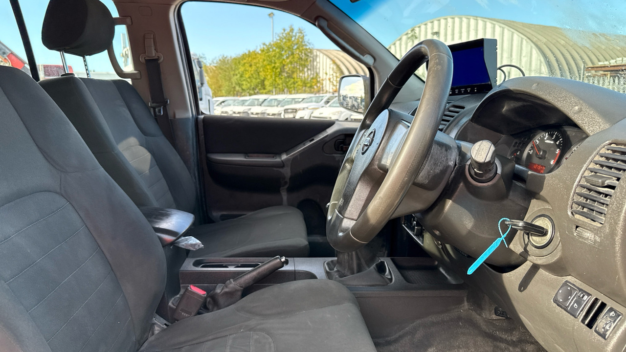 NISSAN NAVARA VISIA 2.5 DCI 144PS - Pick-up, Dodávka s dvojitou kabinou: obrázek 5 NISSAN NAVARA VISIA 2.5 DCI 144PS - Pick-up, Dodávka s dvojitou kabinou: obrázek 5