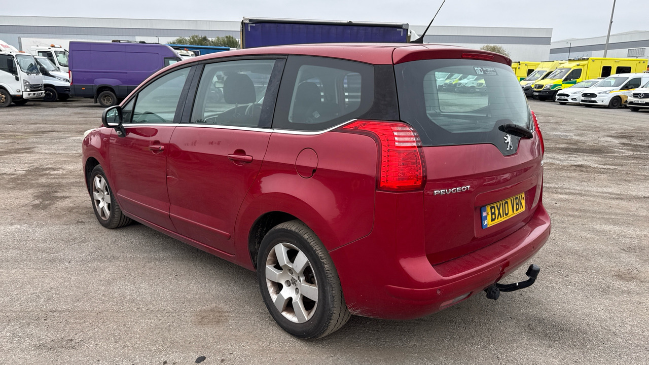 PEUGEOT 5008 2.0 HDI 150PS - Osobní auto: obrázek 3 PEUGEOT 5008 2.0 HDI 150PS - Osobní auto: obrázek 3