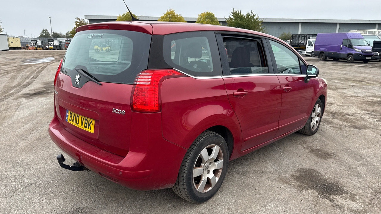 PEUGEOT 5008 2.0 HDI 150PS - Osobní auto: obrázek 4 PEUGEOT 5008 2.0 HDI 150PS - Osobní auto: obrázek 4