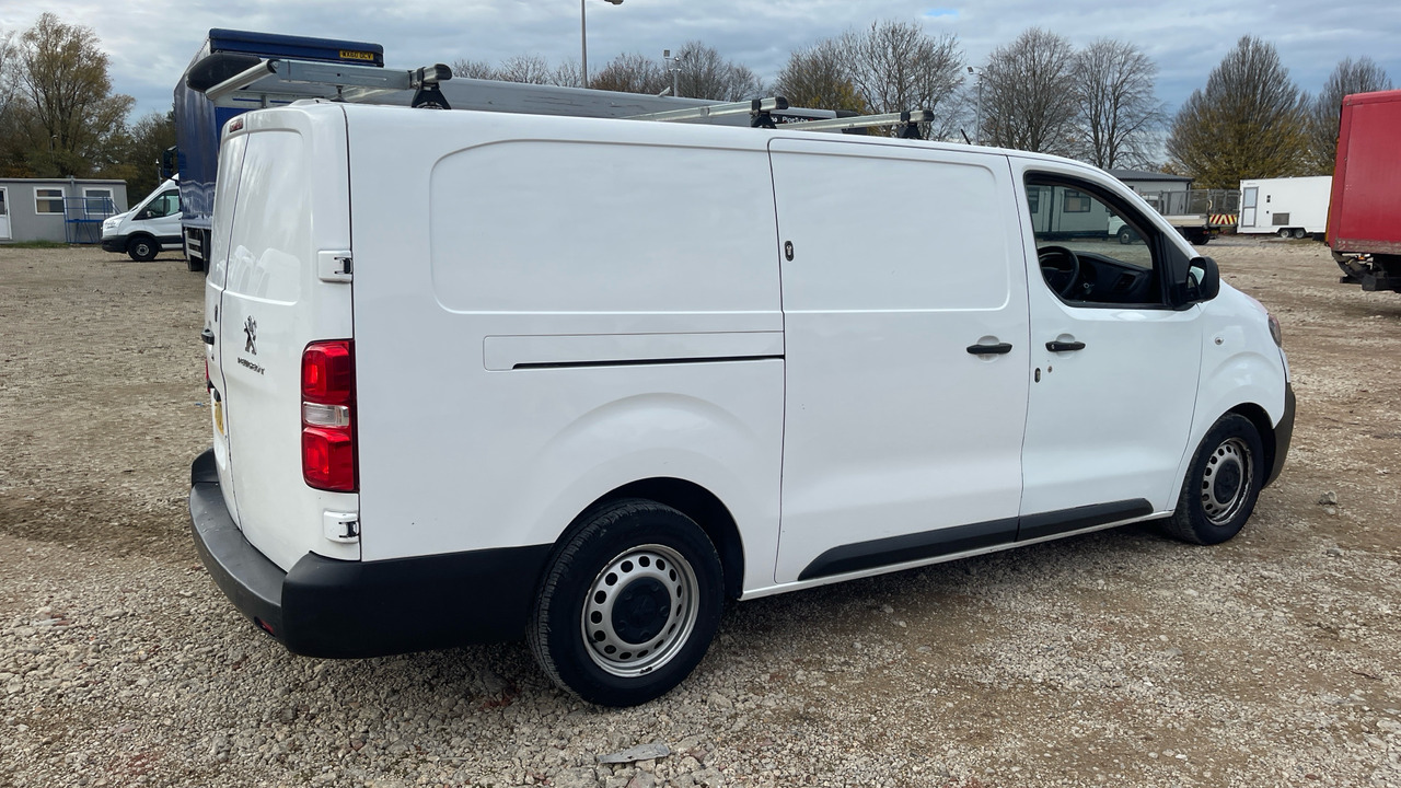 PEUGEOT EXPERT PROFESSIONAL 1200 1.5 BLUE HDI 100PS - Malá dodávka: obrázek 4 PEUGEOT EXPERT PROFESSIONAL 1200 1.5 BLUE HDI 100PS - Malá dodávka: obrázek 4