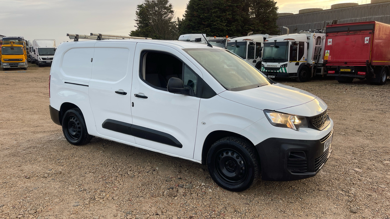 PEUGEOT PARTNER 850 1.5 BlueHDi 100ps Professional - Malá dodávka: obrázek 1 PEUGEOT PARTNER 850 1.5 BlueHDi 100ps Professional - Malá dodávka: obrázek 1