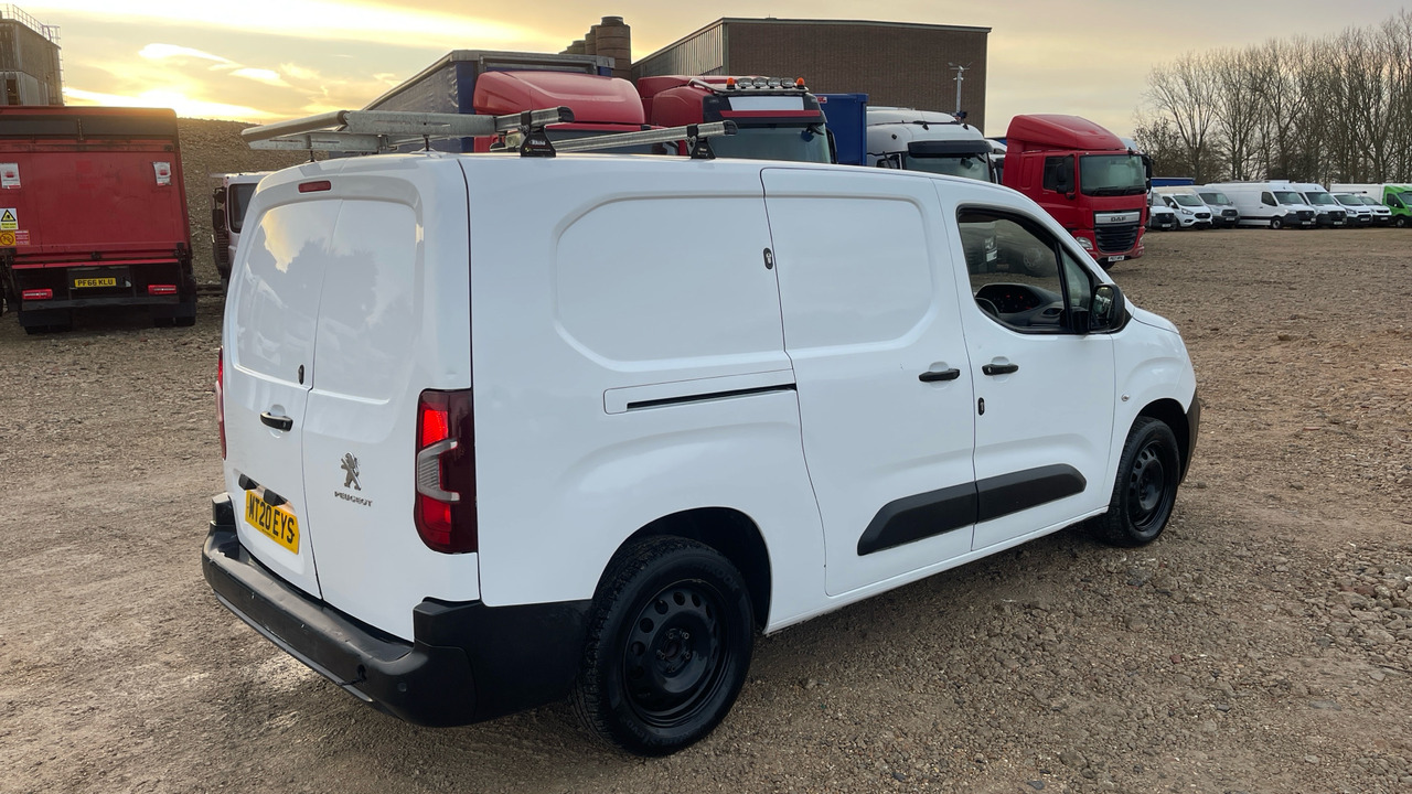 PEUGEOT PARTNER 850 1.5 BlueHDi 100ps Professional - Malá dodávka: obrázek 4 PEUGEOT PARTNER 850 1.5 BlueHDi 100ps Professional - Malá dodávka: obrázek 4