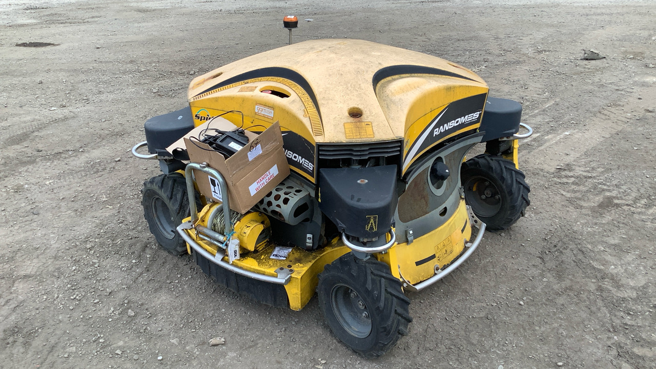 RANSOMES SPIDER REMOTE CONTROLLED ROTARY MOWER - Stavební zařízení: obrázek 4 RANSOMES SPIDER REMOTE CONTROLLED ROTARY MOWER - Stavební zařízení: obrázek 4