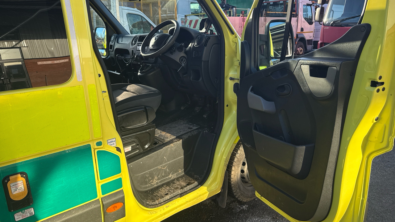 RENAULT MASTER 150.39 - Pohotovostní vůz: obrázek 5 RENAULT MASTER 150.39 - Pohotovostní vůz: obrázek 5